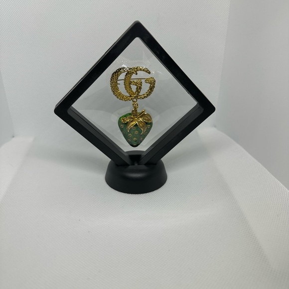. Jewelry - Brooch Gold GG Logo with Green Strawberry 🍓 Charm Absolutely Stunning 🤩